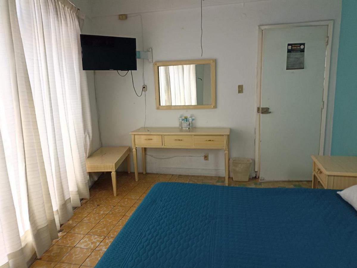 איראפואטו Hotel San Carlos מראה חיצוני תמונה
